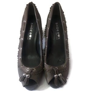 Shoebox Heels Sz 8W Leather Gray With Tassels